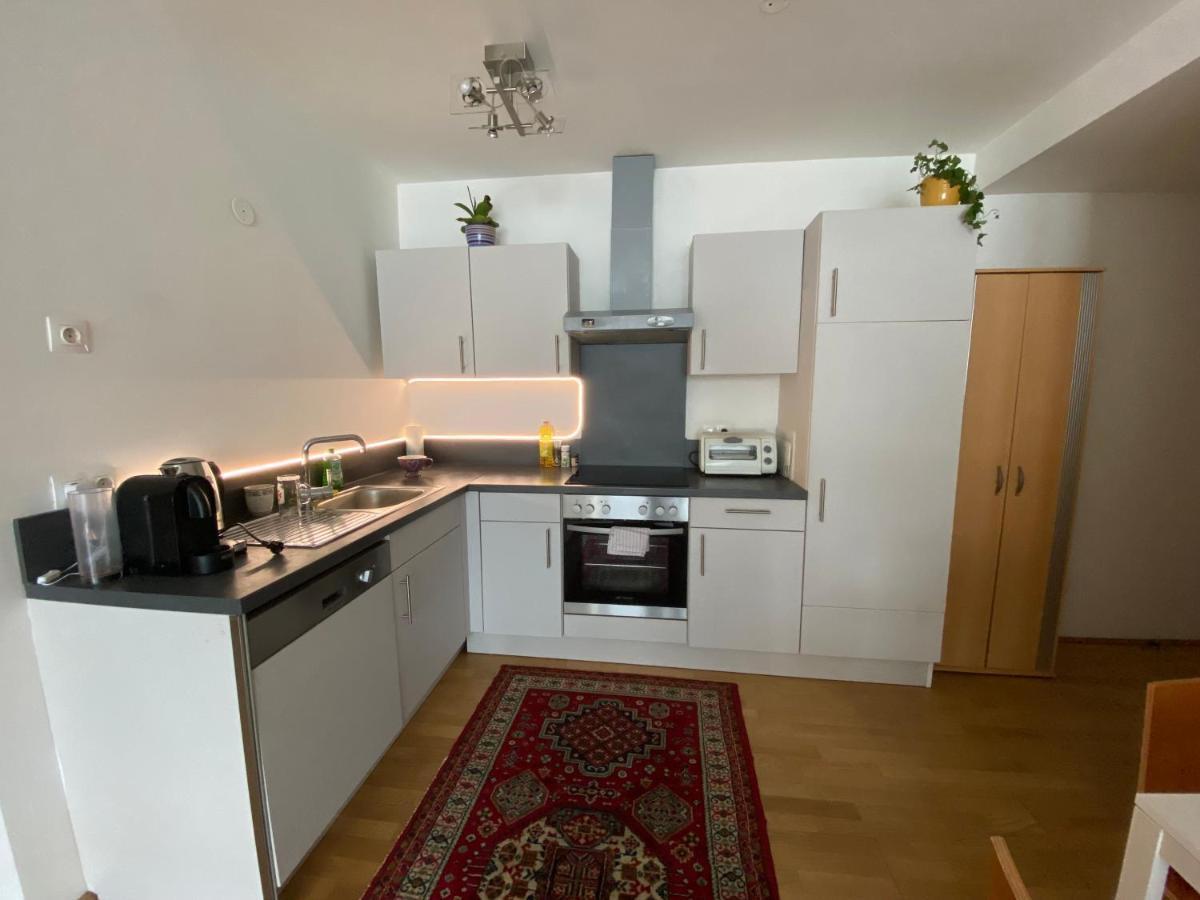 Apartment 9 Stops Away From City-Centre Wenen Buitenkant foto