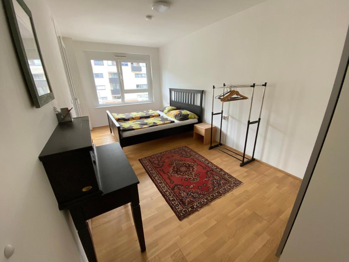 Apartment 9 Stops Away From City-Centre Wenen Buitenkant foto